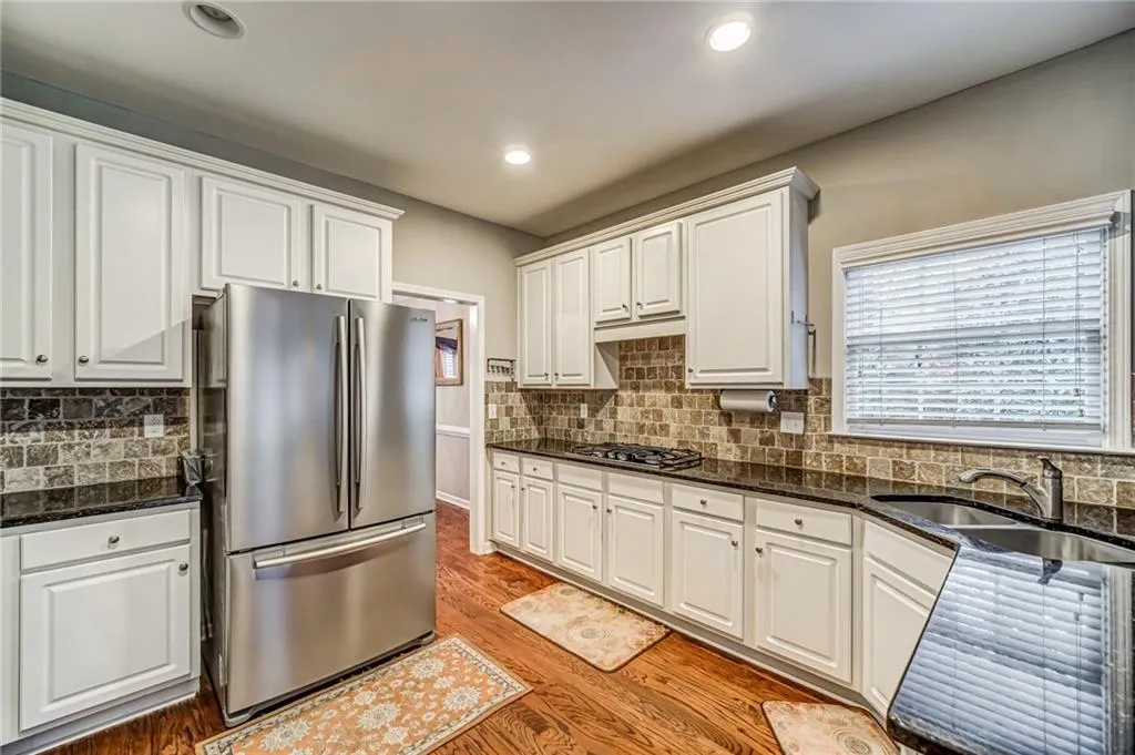 725 Orchard Court, Sandy Springs, Georgia 30328, 5 Bedrooms Bedrooms, ,3 BathroomsBathrooms,Residential,Sold,725 Orchard Court,6746524