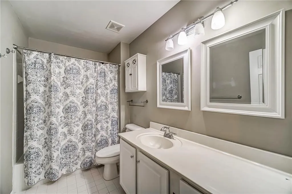 725 Orchard Court, Sandy Springs, Georgia 30328, 5 Bedrooms Bedrooms, ,3 BathroomsBathrooms,Residential,Sold,725 Orchard Court,6746524