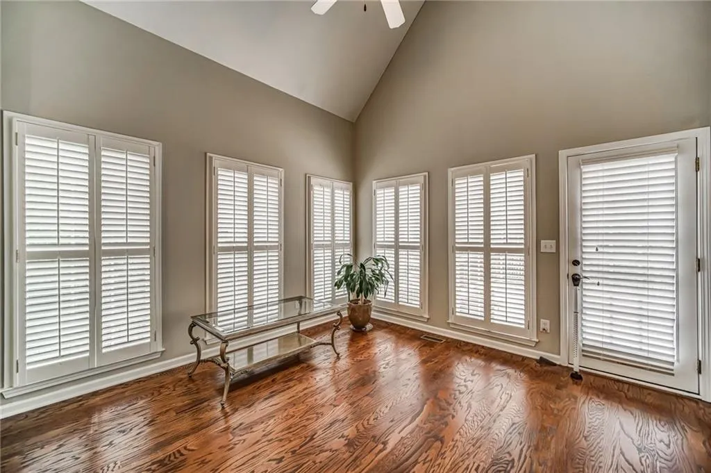 725 Orchard Court, Sandy Springs, Georgia 30328, 5 Bedrooms Bedrooms, ,3 BathroomsBathrooms,Residential,Sold,725 Orchard Court,6746524