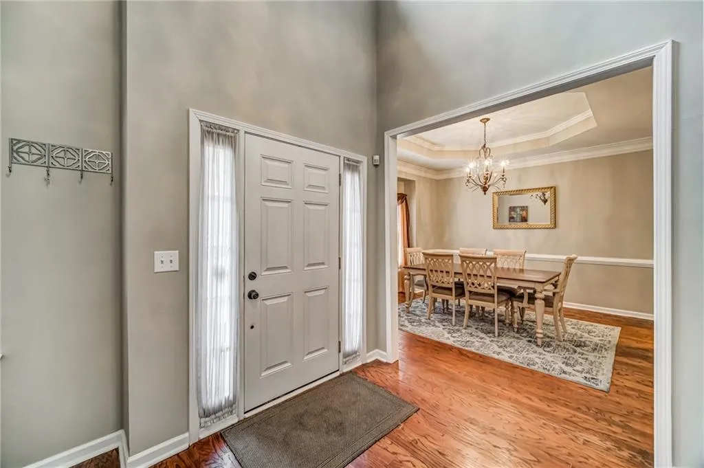 725 Orchard Court, Sandy Springs, Georgia 30328, 5 Bedrooms Bedrooms, ,3 BathroomsBathrooms,Residential,Sold,725 Orchard Court,6746524