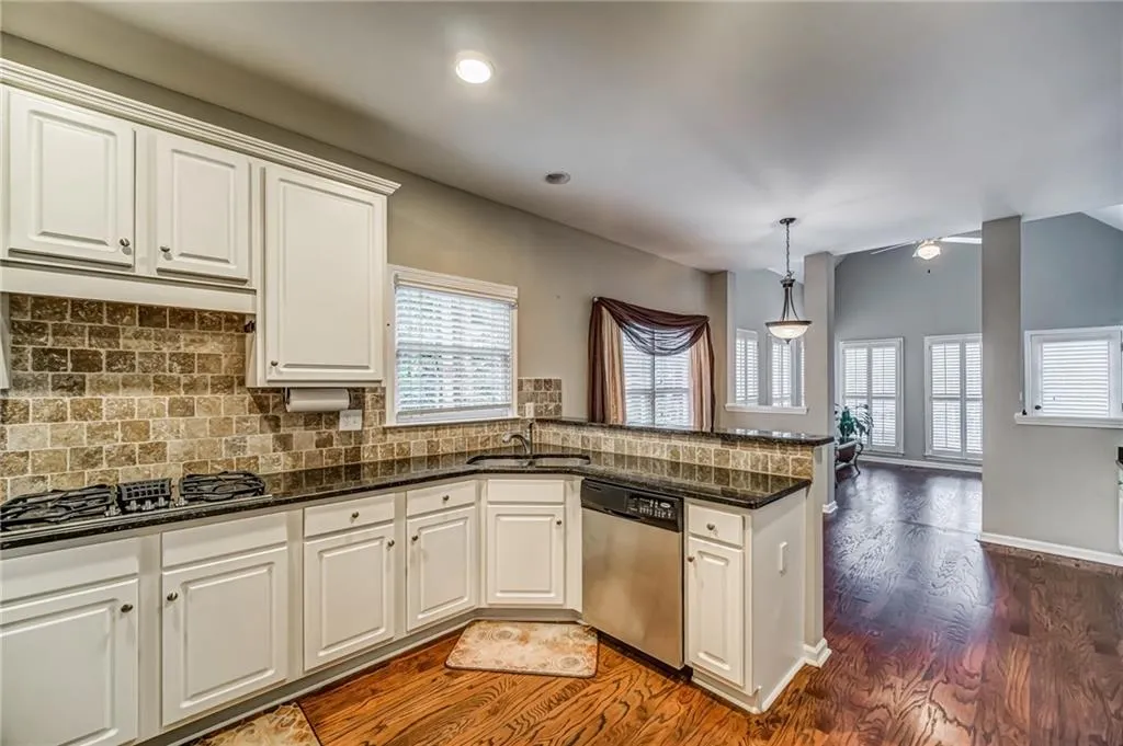 725 Orchard Court, Sandy Springs, Georgia 30328, 5 Bedrooms Bedrooms, ,3 BathroomsBathrooms,Residential,Sold,725 Orchard Court,6746524