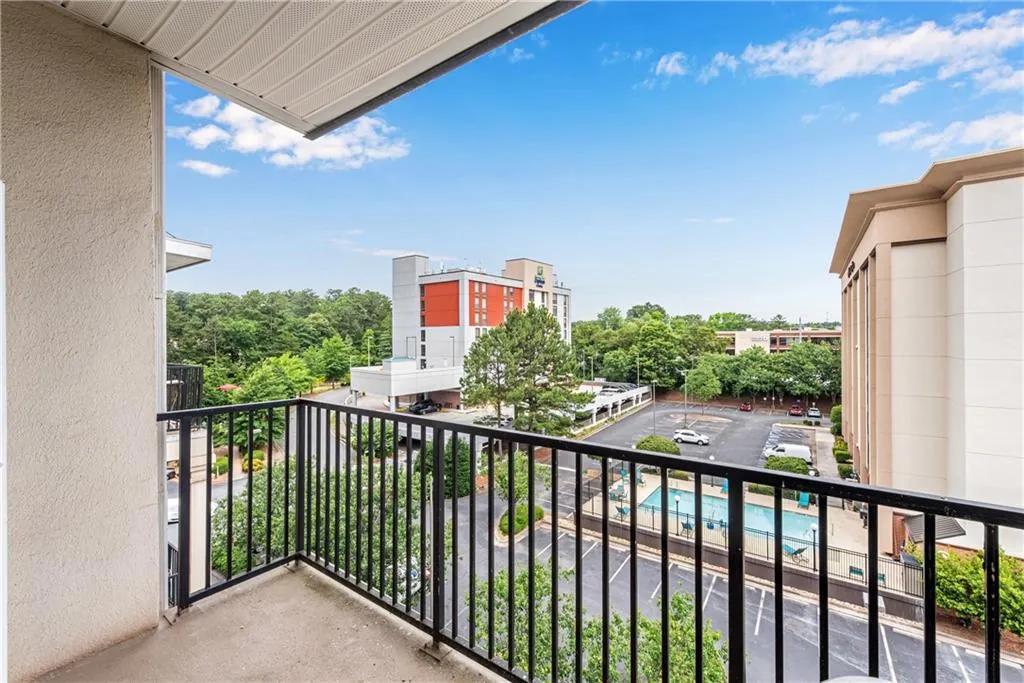 799 Hammond Drive Unit 413, Sandy Springs, Georgia 30328, 2 Bedrooms Bedrooms, ,1 BathroomBathrooms,Residential,Sold,799 Hammond Drive Unit 413,6892788