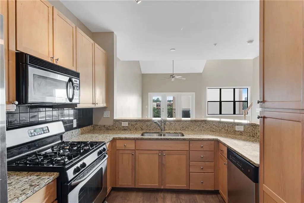 799 Hammond Drive Unit 413, Sandy Springs, Georgia 30328, 2 Bedrooms Bedrooms, ,1 BathroomBathrooms,Residential,Sold,799 Hammond Drive Unit 413,6892788