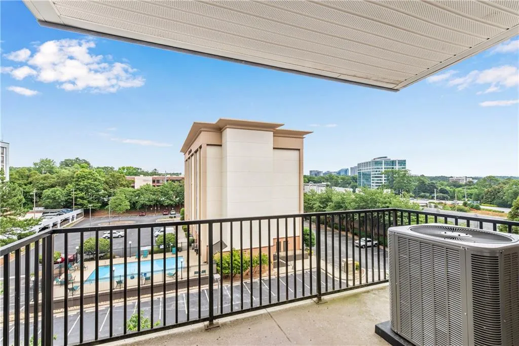 799 Hammond Drive Unit 413, Sandy Springs, Georgia 30328, 2 Bedrooms Bedrooms, ,1 BathroomBathrooms,Residential,Sold,799 Hammond Drive Unit 413,6892788