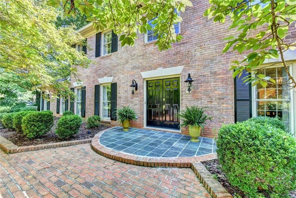 8115 Habersham Waters Road, Sandy Springs, Georgia 30350, 5 Bedrooms Bedrooms, ,4 BathroomsBathrooms,Residential,Sold,8115 Habersham Waters Road,5840285