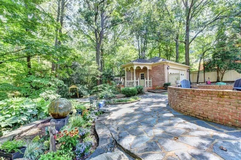 8115 Habersham Waters Road, Sandy Springs, Georgia 30350, 5 Bedrooms Bedrooms, ,4 BathroomsBathrooms,Residential,Sold,8115 Habersham Waters Road,5840285