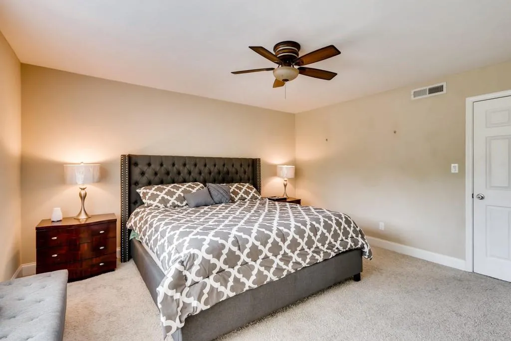 6980 Roswell Road Unit 01, Sandy Springs, Georgia 30328, 3 Bedrooms Bedrooms, ,2 BathroomsBathrooms,Residential,Sold,6980 Roswell Road Unit 01,6553947