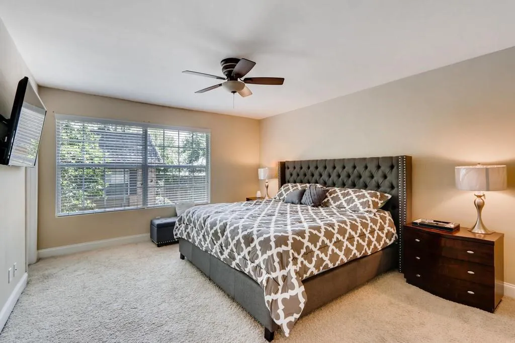 6980 Roswell Road Unit 01, Sandy Springs, Georgia 30328, 3 Bedrooms Bedrooms, ,2 BathroomsBathrooms,Residential,Sold,6980 Roswell Road Unit 01,6553947
