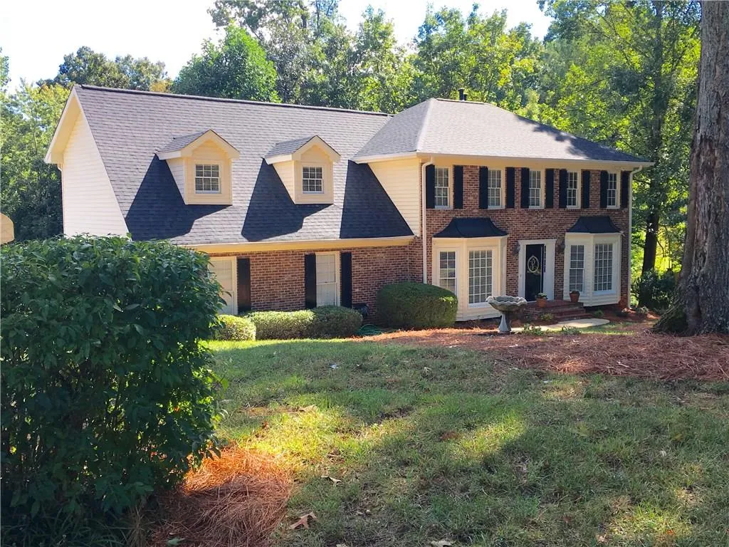 305 Madera Court, Sandy Springs, Georgia 30350, 4 Bedrooms Bedrooms, ,2 BathroomsBathrooms,Residential,Sold,305 Madera Court,5819558 305 Madera Court, Sandy Springs, Georgia 30350, 4 Bedrooms Bedrooms, ,2 BathroomsBathrooms,Residential,Sold,305 Madera Court,5819558