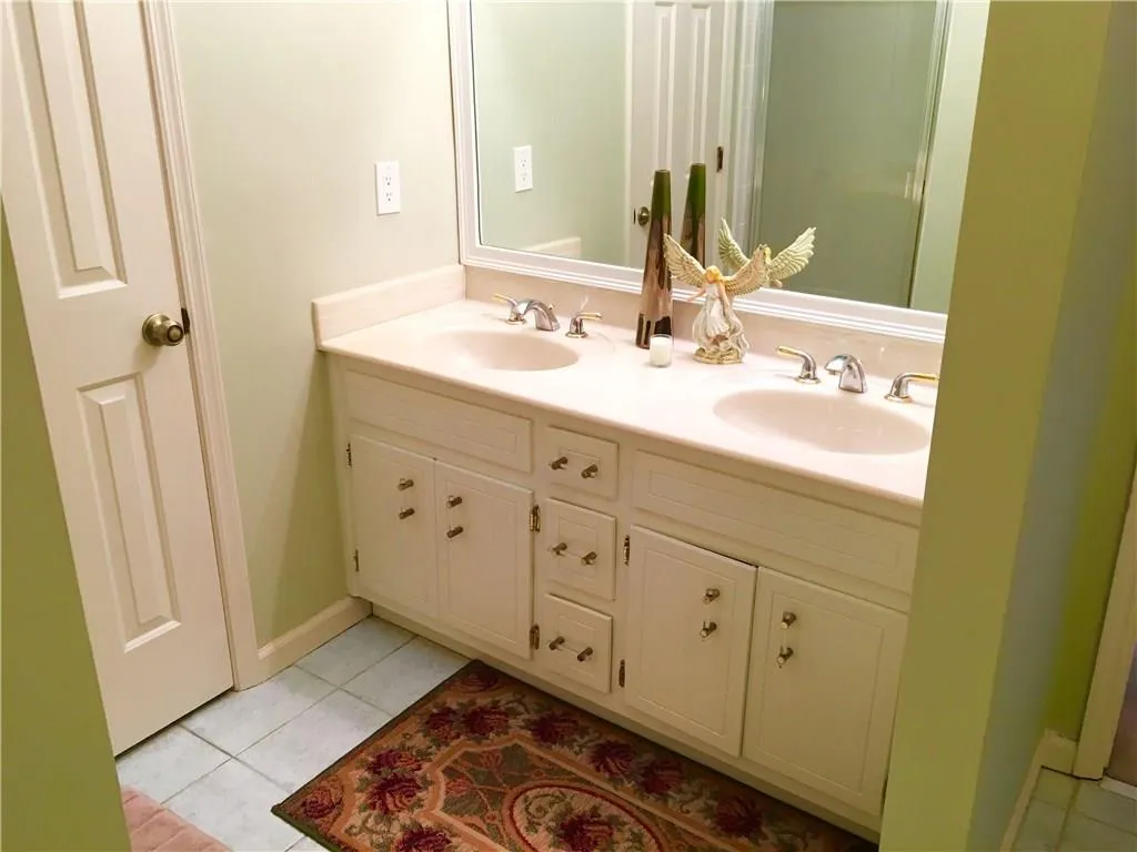 305 Madera Court, Sandy Springs, Georgia 30350, 4 Bedrooms Bedrooms, ,2 BathroomsBathrooms,Residential,Sold,305 Madera Court,5819558 305 Madera Court, Sandy Springs, Georgia 30350, 4 Bedrooms Bedrooms, ,2 BathroomsBathrooms,Residential,Sold,305 Madera Court,5819558