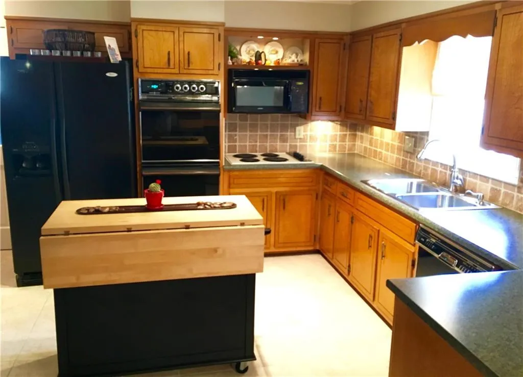 305 Madera Court, Sandy Springs, Georgia 30350, 4 Bedrooms Bedrooms, ,2 BathroomsBathrooms,Residential,Sold,305 Madera Court,5819558 305 Madera Court, Sandy Springs, Georgia 30350, 4 Bedrooms Bedrooms, ,2 BathroomsBathrooms,Residential,Sold,305 Madera Court,5819558