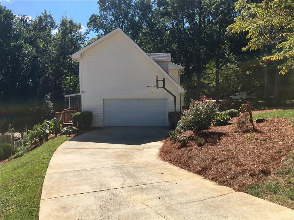 305 Madera Court, Sandy Springs, Georgia 30350, 4 Bedrooms Bedrooms, ,2 BathroomsBathrooms,Residential,Sold,305 Madera Court,5819558 305 Madera Court, Sandy Springs, Georgia 30350, 4 Bedrooms Bedrooms, ,2 BathroomsBathrooms,Residential,Sold,305 Madera Court,5819558