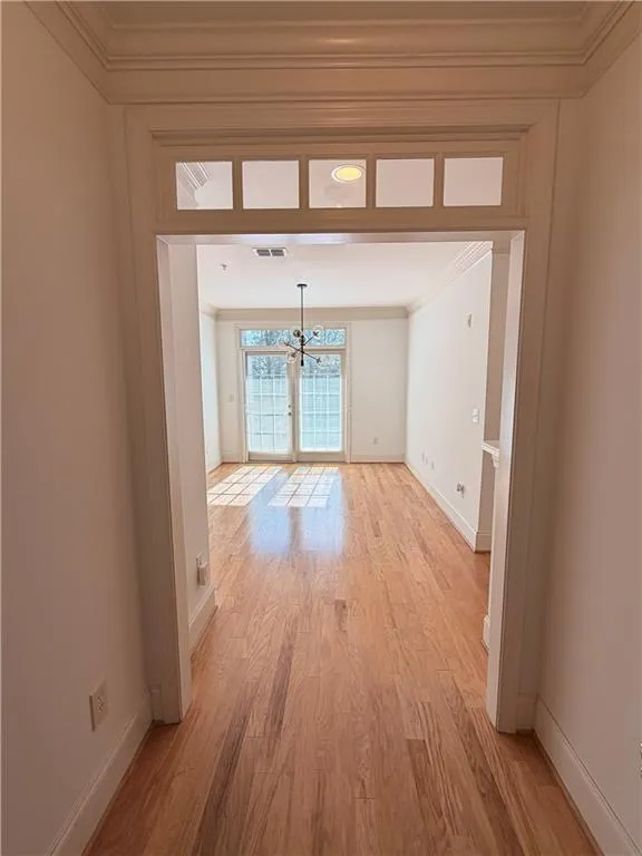 Light-filled entry