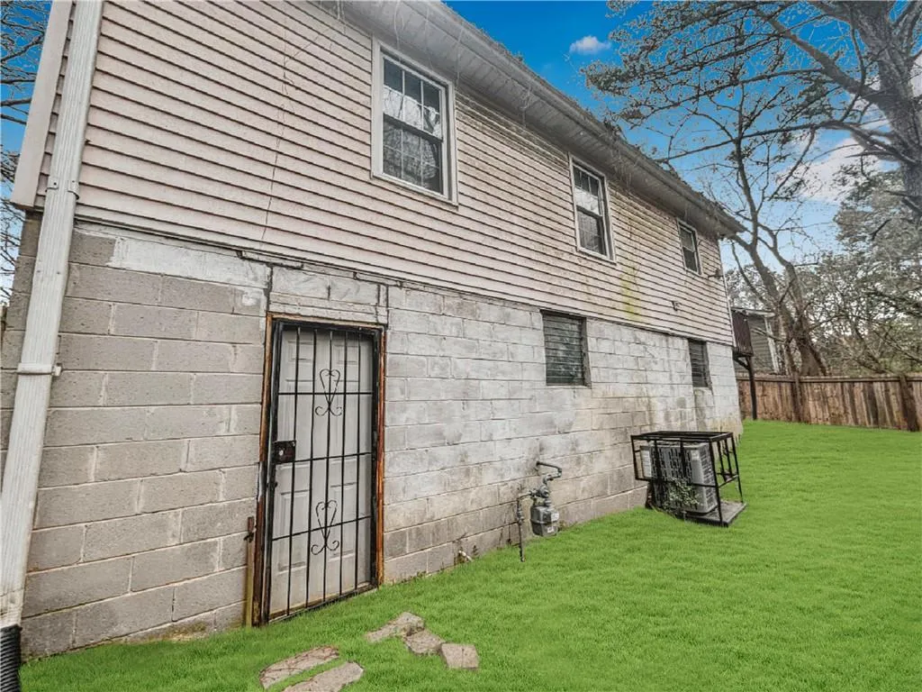 View of side of home