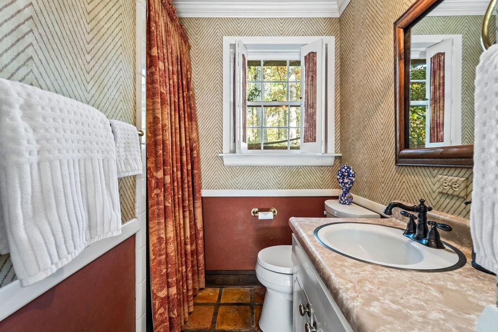 305 Thornwood Drive, Sandy Springs, Georgia 30328, 4 Bedrooms Bedrooms, ,3 BathroomsBathrooms,Residential,Sold,305 Thornwood Drive,7301299