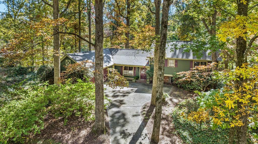 305 Thornwood Drive, Sandy Springs, Georgia 30328, 4 Bedrooms Bedrooms, ,3 BathroomsBathrooms,Residential,Sold,305 Thornwood Drive,7301299