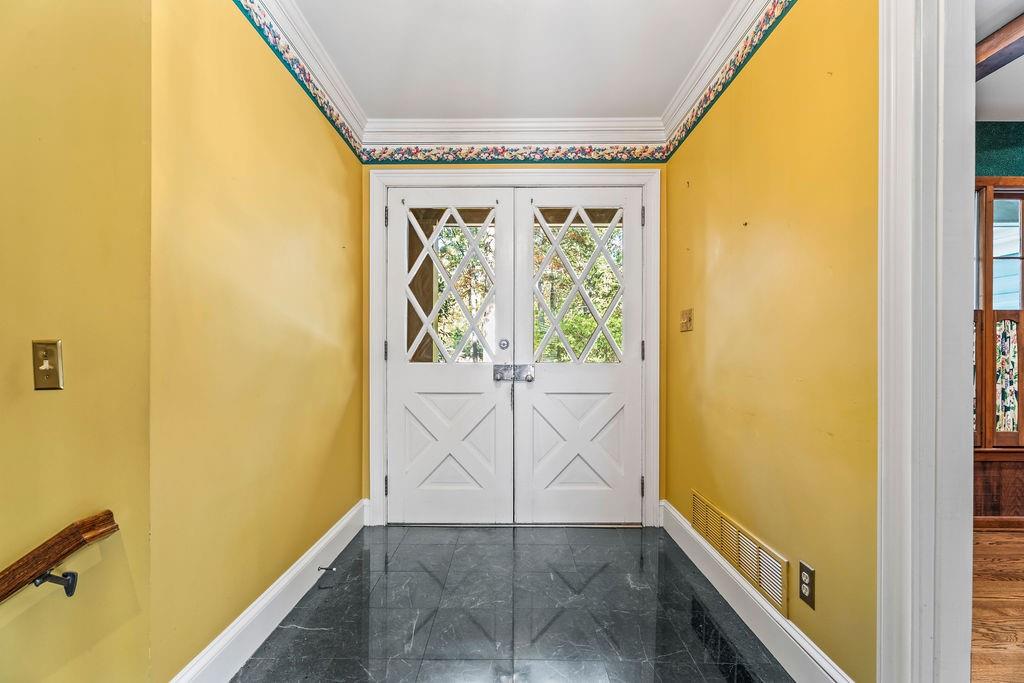 305 Thornwood Drive, Sandy Springs, Georgia 30328, 4 Bedrooms Bedrooms, ,3 BathroomsBathrooms,Residential,Sold,305 Thornwood Drive,7301299