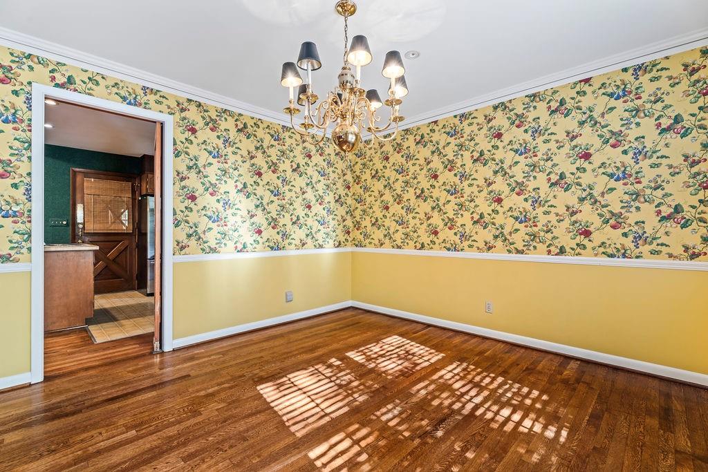 305 Thornwood Drive, Sandy Springs, Georgia 30328, 4 Bedrooms Bedrooms, ,3 BathroomsBathrooms,Residential,Sold,305 Thornwood Drive,7301299