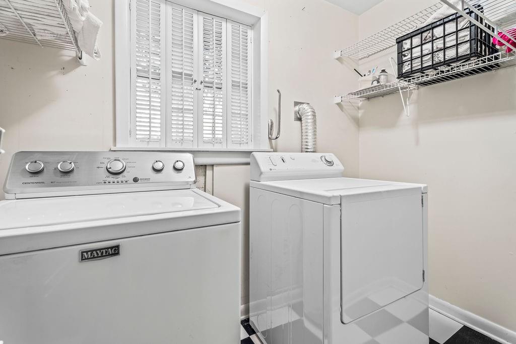 305 Thornwood Drive, Sandy Springs, Georgia 30328, 4 Bedrooms Bedrooms, ,3 BathroomsBathrooms,Residential,Sold,305 Thornwood Drive,7301299