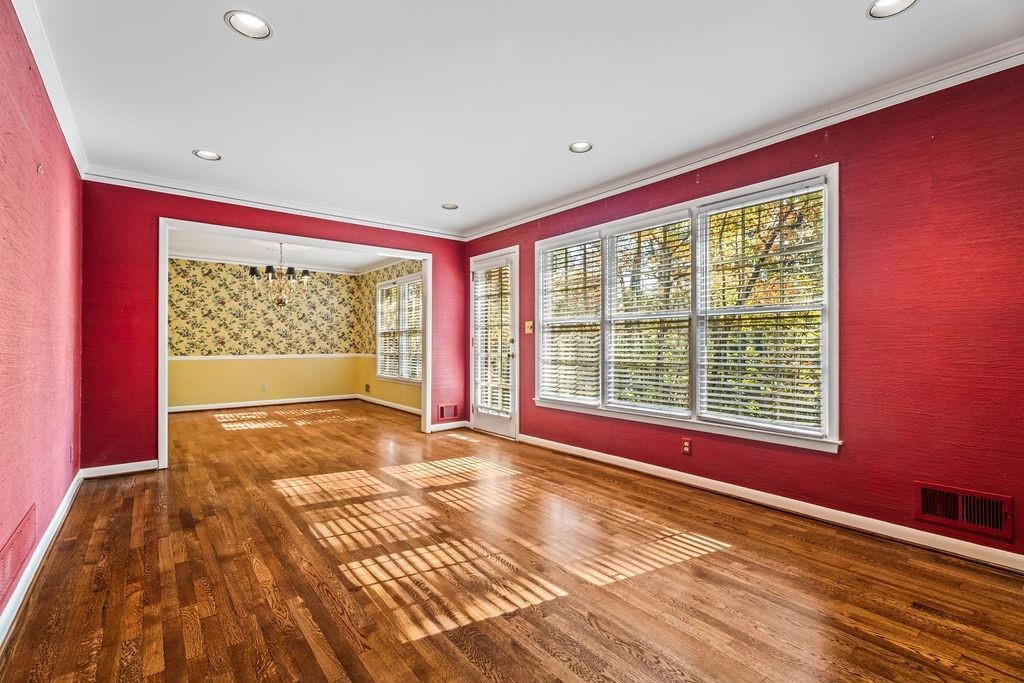 305 Thornwood Drive, Sandy Springs, Georgia 30328, 4 Bedrooms Bedrooms, ,3 BathroomsBathrooms,Residential,Sold,305 Thornwood Drive,7301299