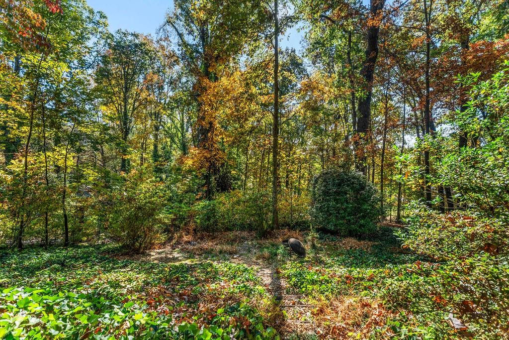 305 Thornwood Drive, Sandy Springs, Georgia 30328, 4 Bedrooms Bedrooms, ,3 BathroomsBathrooms,Residential,Sold,305 Thornwood Drive,7301299