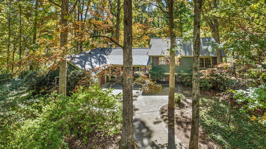 305 Thornwood Drive, Sandy Springs, Georgia 30328, 4 Bedrooms Bedrooms, ,3 BathroomsBathrooms,Residential,Sold,305 Thornwood Drive,7301299