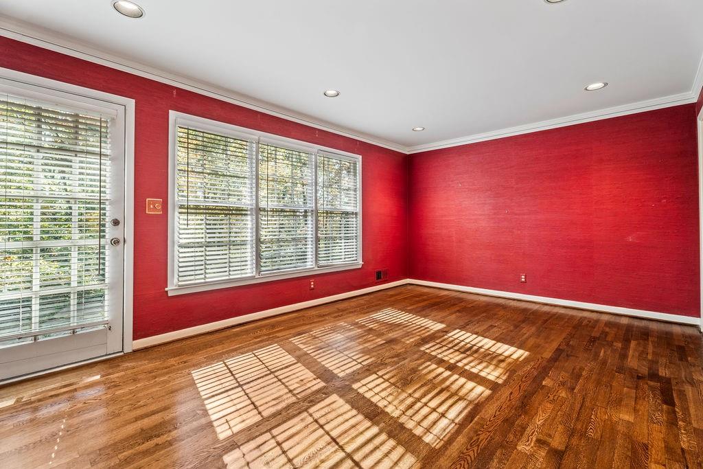 305 Thornwood Drive, Sandy Springs, Georgia 30328, 4 Bedrooms Bedrooms, ,3 BathroomsBathrooms,Residential,Sold,305 Thornwood Drive,7301299