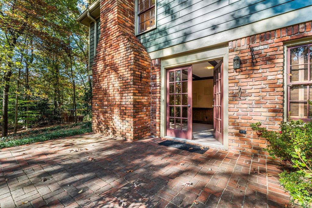 305 Thornwood Drive, Sandy Springs, Georgia 30328, 4 Bedrooms Bedrooms, ,3 BathroomsBathrooms,Residential,Sold,305 Thornwood Drive,7301299