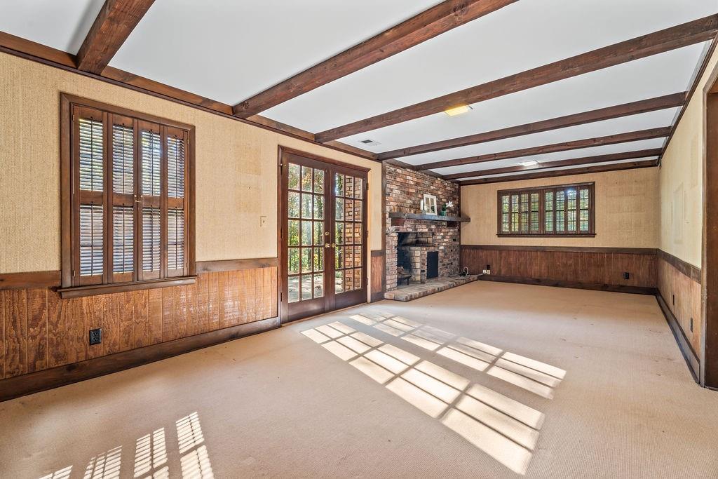 305 Thornwood Drive, Sandy Springs, Georgia 30328, 4 Bedrooms Bedrooms, ,3 BathroomsBathrooms,Residential,Sold,305 Thornwood Drive,7301299