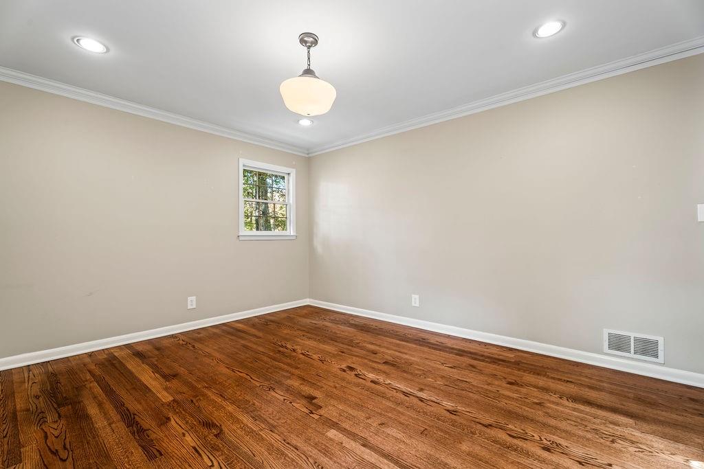 305 Thornwood Drive, Sandy Springs, Georgia 30328, 4 Bedrooms Bedrooms, ,3 BathroomsBathrooms,Residential,Sold,305 Thornwood Drive,7301299