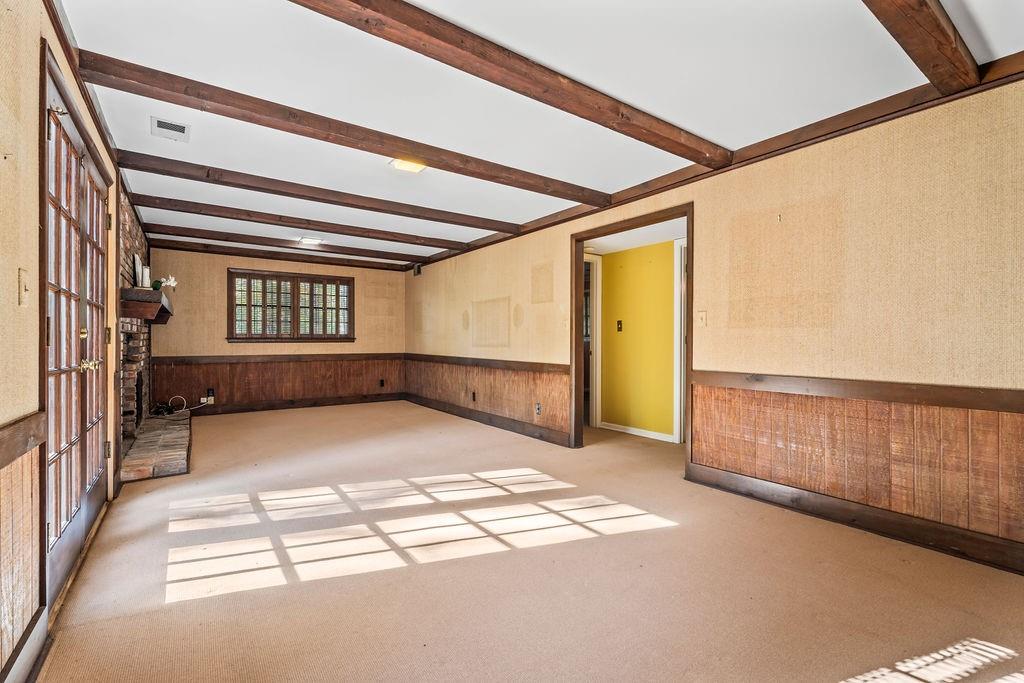 305 Thornwood Drive, Sandy Springs, Georgia 30328, 4 Bedrooms Bedrooms, ,3 BathroomsBathrooms,Residential,Sold,305 Thornwood Drive,7301299