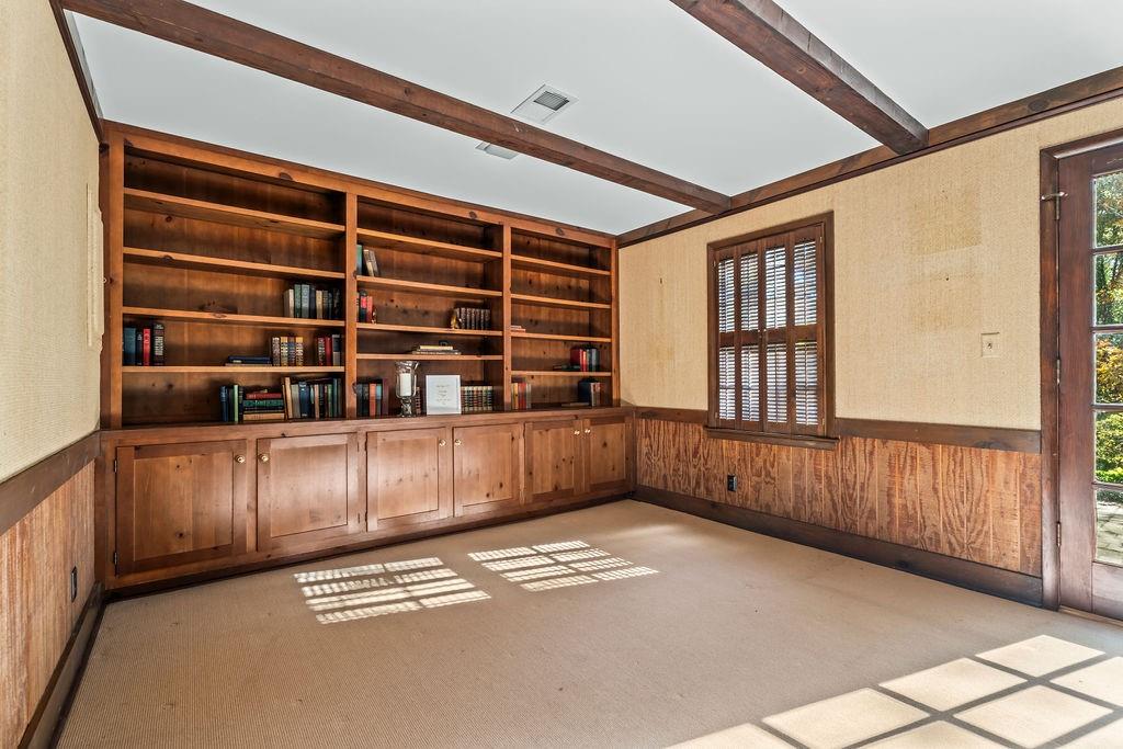 305 Thornwood Drive, Sandy Springs, Georgia 30328, 4 Bedrooms Bedrooms, ,3 BathroomsBathrooms,Residential,Sold,305 Thornwood Drive,7301299