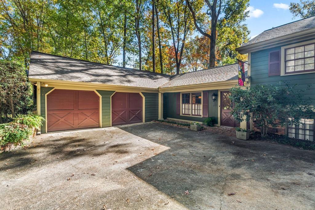 305 Thornwood Drive, Sandy Springs, Georgia 30328, 4 Bedrooms Bedrooms, ,3 BathroomsBathrooms,Residential,Sold,305 Thornwood Drive,7301299