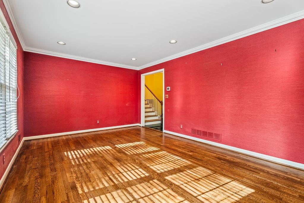 305 Thornwood Drive, Sandy Springs, Georgia 30328, 4 Bedrooms Bedrooms, ,3 BathroomsBathrooms,Residential,Sold,305 Thornwood Drive,7301299