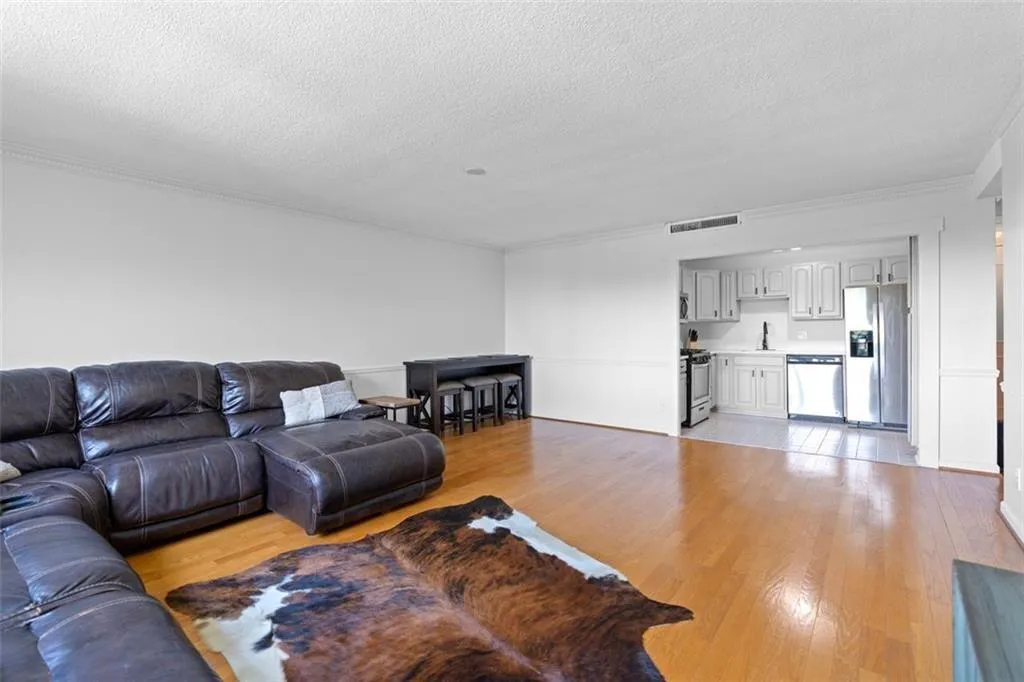 2965 Pharr Court South Nw Unit 817, Atlanta, Georgia 30305, 1 Bedroom Bedrooms, ,1 BathroomBathrooms,Residential,For Sale,2965 Pharr Court South Nw Unit 817,7597793