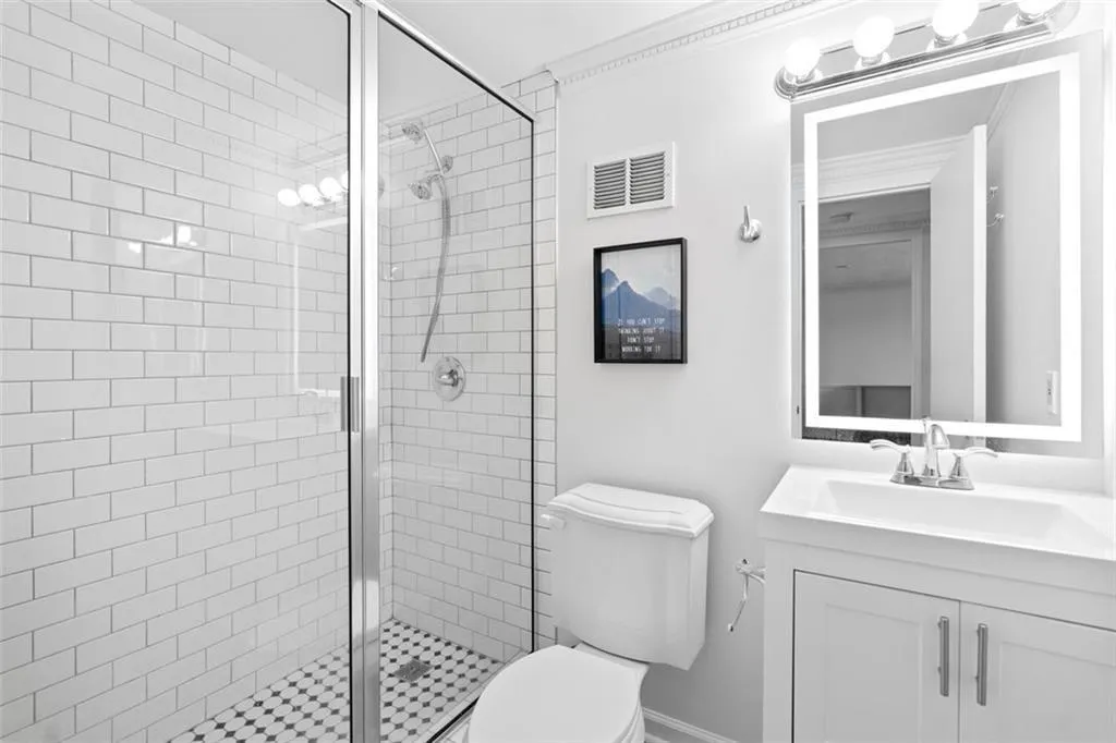 2965 Pharr Court South Nw Unit 817, Atlanta, Georgia 30305, 1 Bedroom Bedrooms, ,1 BathroomBathrooms,Residential,For Sale,2965 Pharr Court South Nw Unit 817,7597793