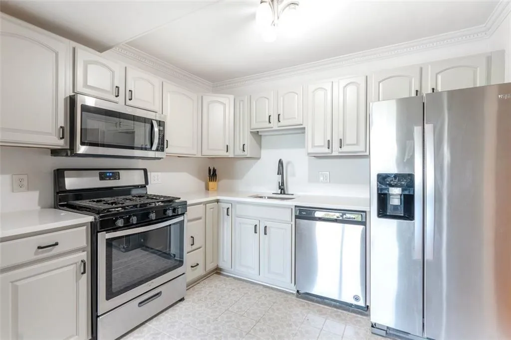 2965 Pharr Court South Nw Unit 817, Atlanta, Georgia 30305, 1 Bedroom Bedrooms, ,1 BathroomBathrooms,Residential,For Sale,2965 Pharr Court South Nw Unit 817,7597793