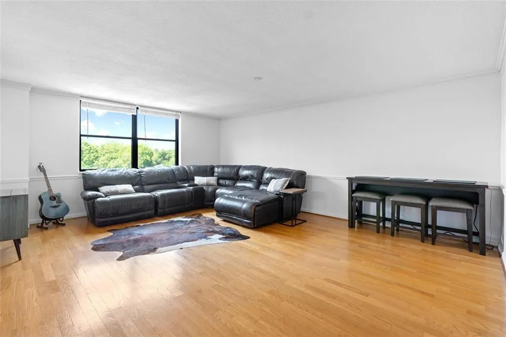 2965 Pharr Court South Nw Unit 817, Atlanta, Georgia 30305, 1 Bedroom Bedrooms, ,1 BathroomBathrooms,Residential,For Sale,2965 Pharr Court South Nw Unit 817,7597793