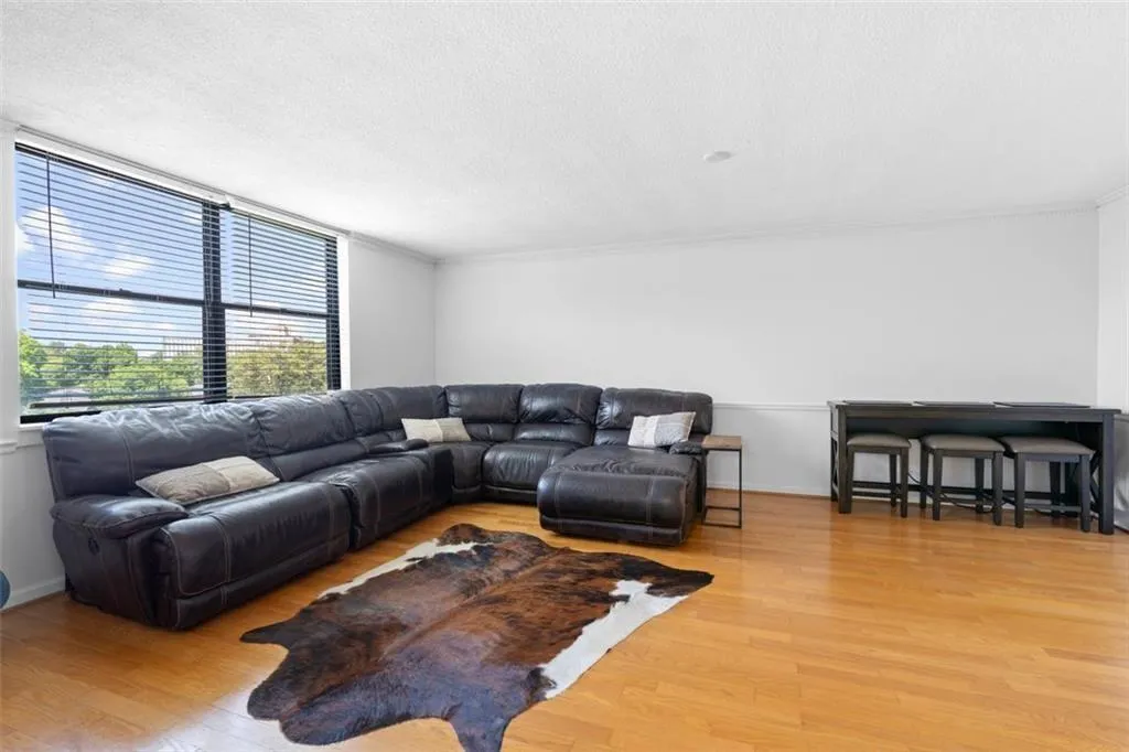 2965 Pharr Court South Nw Unit 817, Atlanta, Georgia 30305, 1 Bedroom Bedrooms, ,1 BathroomBathrooms,Residential,For Sale,2965 Pharr Court South Nw Unit 817,7597793