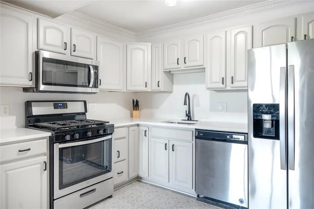 2965 Pharr Court South Nw Unit 817, Atlanta, Georgia 30305, 1 Bedroom Bedrooms, ,1 BathroomBathrooms,Residential,For Sale,2965 Pharr Court South Nw Unit 817,7597793