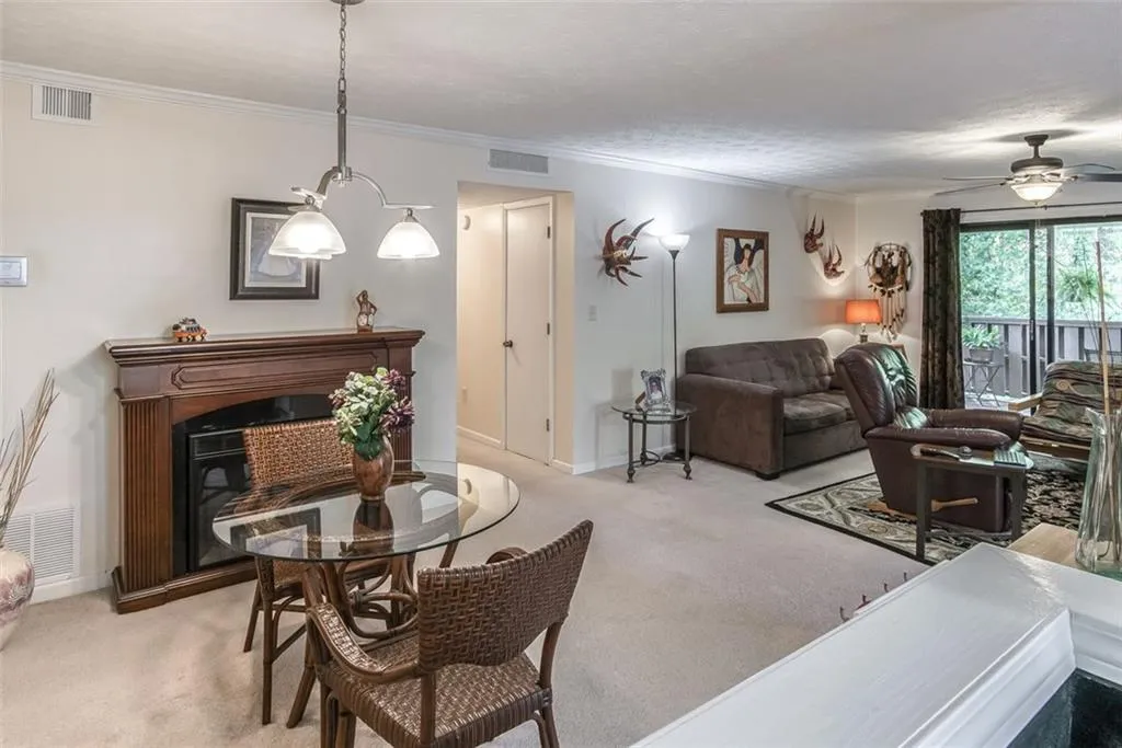 909 Woodcliff Drive, Atlanta, Georgia 30350, 2 Bedrooms Bedrooms, ,2 BathroomsBathrooms,Residential,Sold,909 Woodcliff Drive,6878849