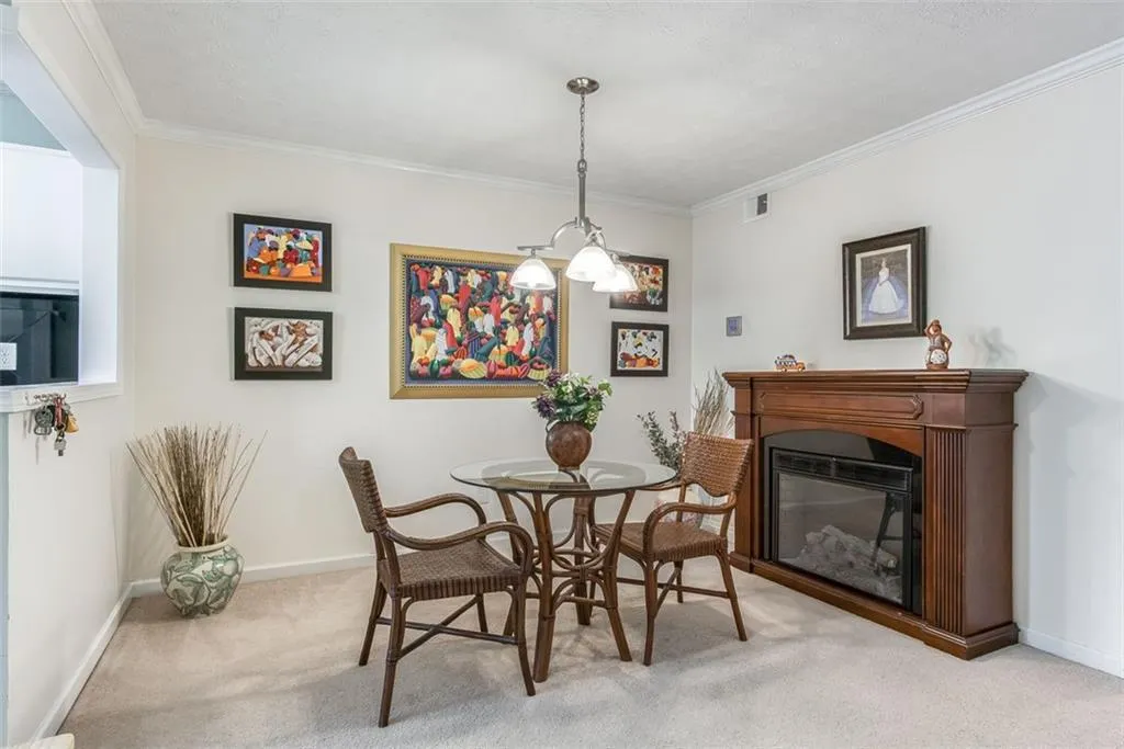 909 Woodcliff Drive, Atlanta, Georgia 30350, 2 Bedrooms Bedrooms, ,2 BathroomsBathrooms,Residential,Sold,909 Woodcliff Drive,6878849