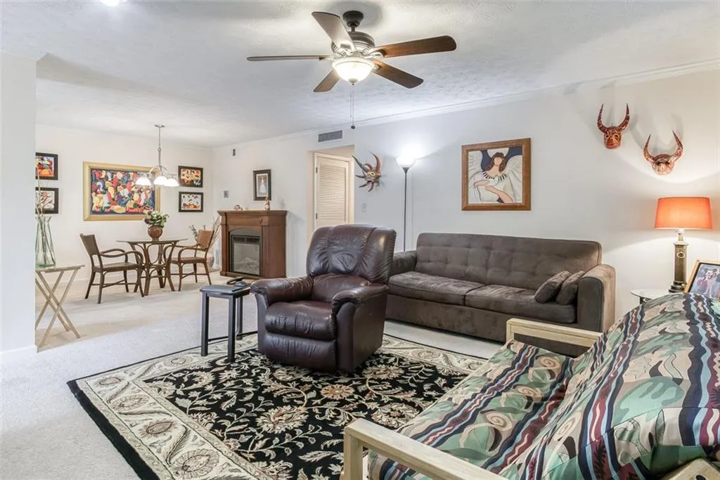 909 Woodcliff Drive, Atlanta, Georgia 30350, 2 Bedrooms Bedrooms, ,2 BathroomsBathrooms,Residential,Sold,909 Woodcliff Drive,6878849