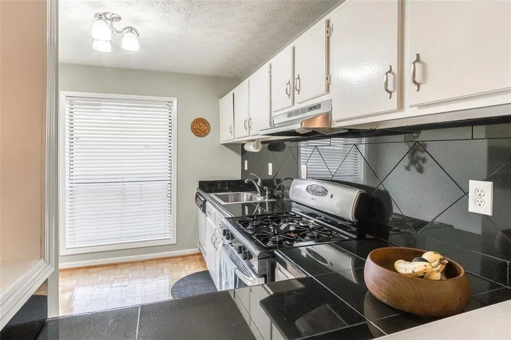 909 Woodcliff Drive, Atlanta, Georgia 30350, 2 Bedrooms Bedrooms, ,2 BathroomsBathrooms,Residential,Sold,909 Woodcliff Drive,6878849