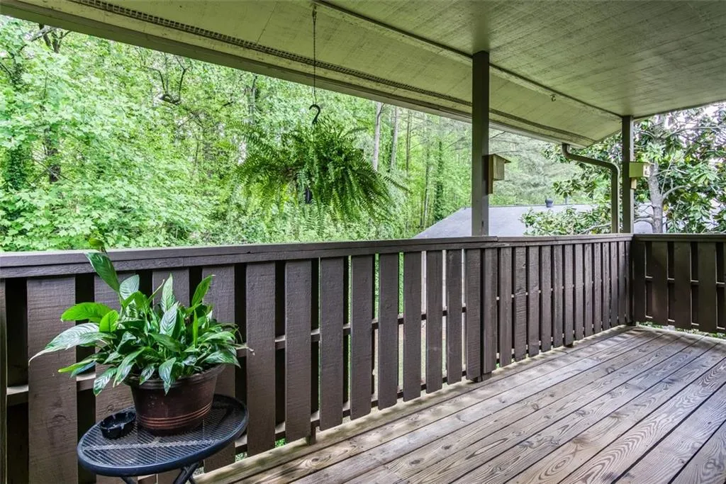 909 Woodcliff Drive, Atlanta, Georgia 30350, 2 Bedrooms Bedrooms, ,2 BathroomsBathrooms,Residential,Sold,909 Woodcliff Drive,6878849