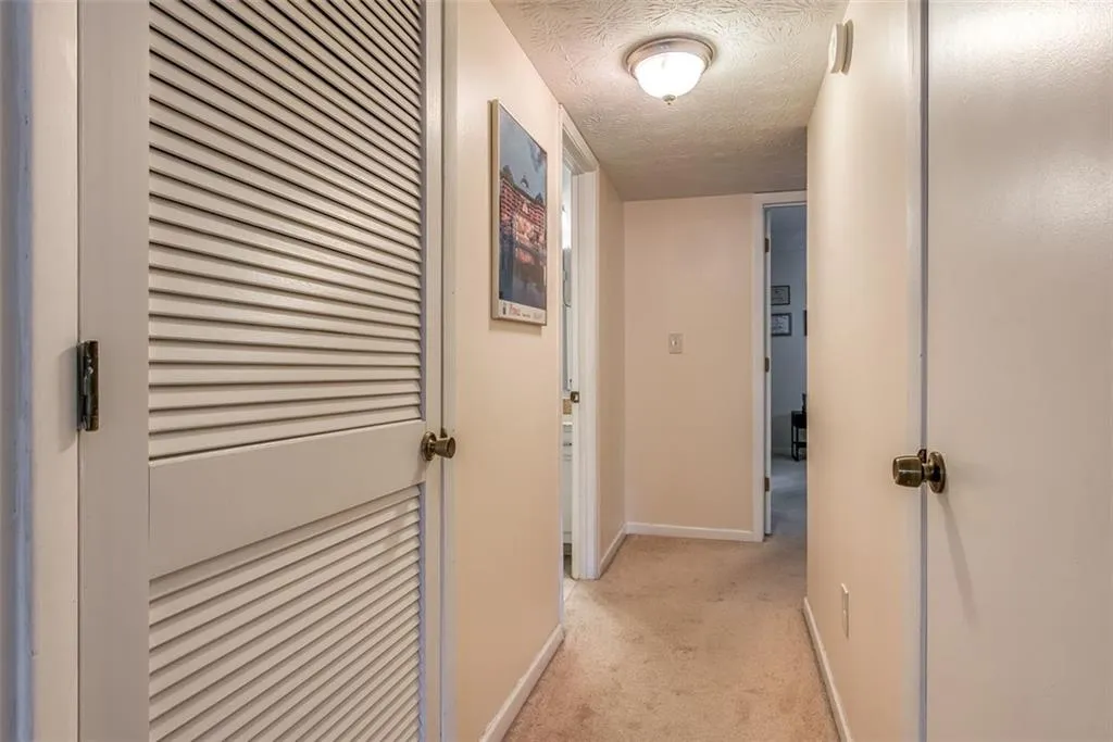909 Woodcliff Drive, Atlanta, Georgia 30350, 2 Bedrooms Bedrooms, ,2 BathroomsBathrooms,Residential,Sold,909 Woodcliff Drive,6878849