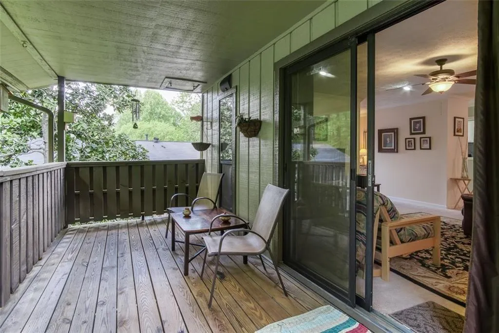 909 Woodcliff Drive, Atlanta, Georgia 30350, 2 Bedrooms Bedrooms, ,2 BathroomsBathrooms,Residential,Sold,909 Woodcliff Drive,6878849