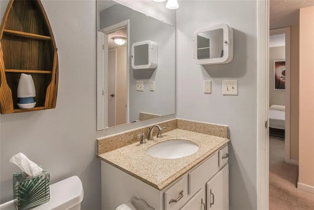 909 Woodcliff Drive, Atlanta, Georgia 30350, 2 Bedrooms Bedrooms, ,2 BathroomsBathrooms,Residential,Sold,909 Woodcliff Drive,6878849