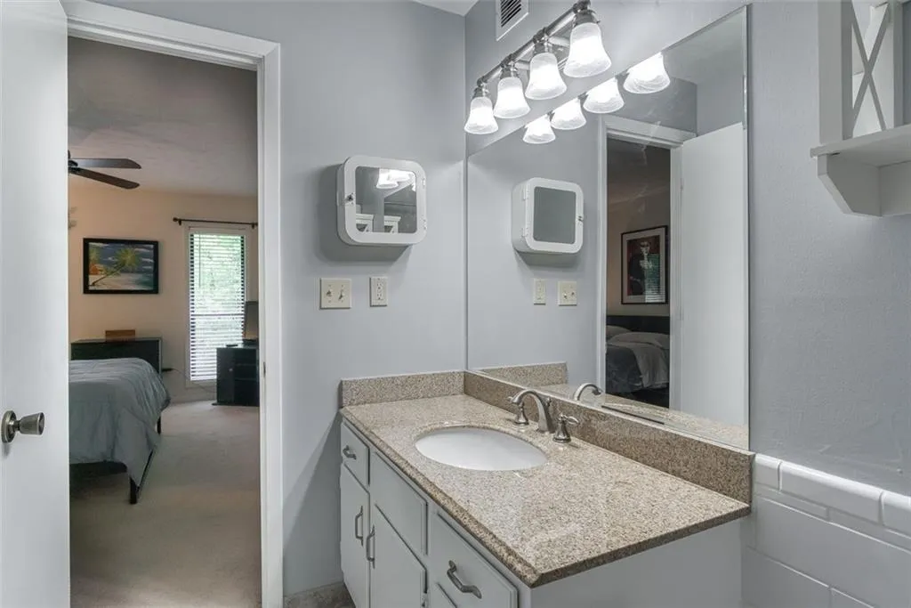 909 Woodcliff Drive, Atlanta, Georgia 30350, 2 Bedrooms Bedrooms, ,2 BathroomsBathrooms,Residential,Sold,909 Woodcliff Drive,6878849