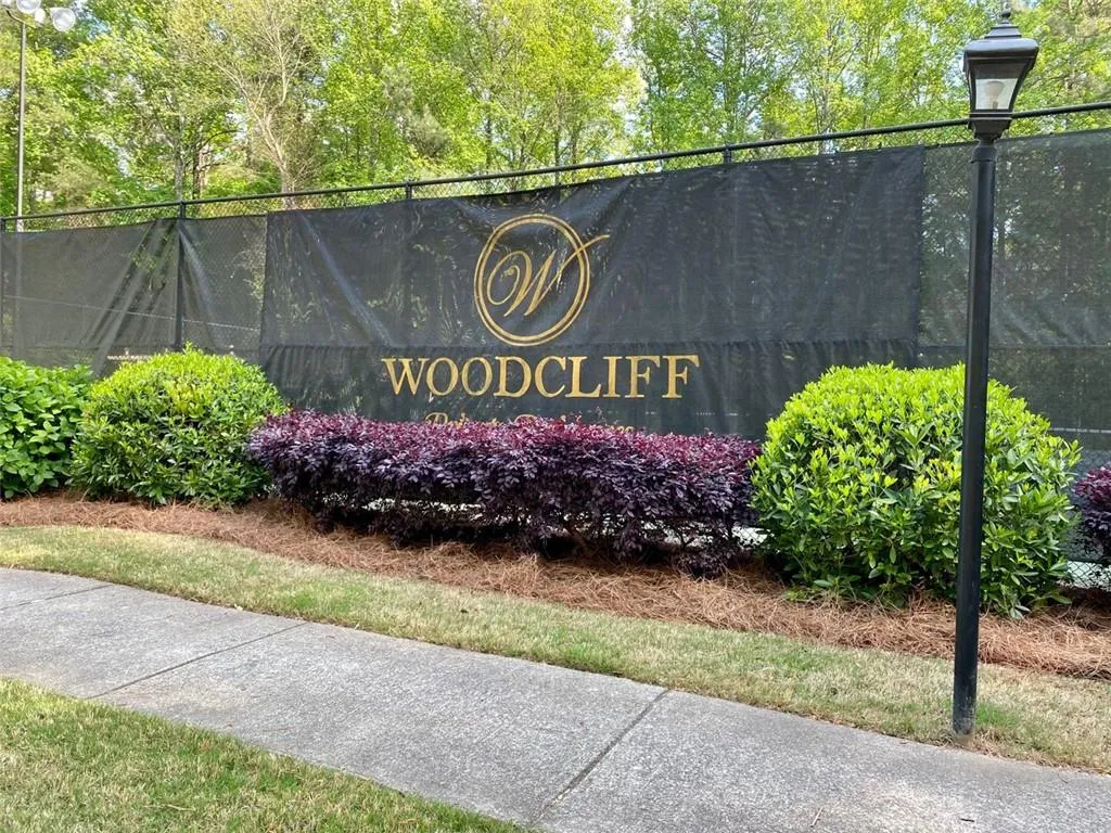 909 Woodcliff Drive, Atlanta, Georgia 30350, 2 Bedrooms Bedrooms, ,2 BathroomsBathrooms,Residential,Sold,909 Woodcliff Drive,6878849